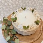 作品花咲くbasket candle  〈White flower〉香りが選べるアロマキャンドル　キャンドル　贈り物　ギフト　プレゼント　母の日　猫　うさぎ　誕生日　ドライフラワー　ソイキャンドル　