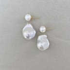 作品oyster swing earrings