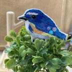 作品幸せの青い鳥　ルリビタキ7  刺繍ブローチ