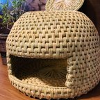 作品《稲藁》ねこ🐈ちぐら  −天井開閉型・入口4段タイプ−