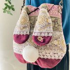 作品【全面インド刺繍RIBON】革調レッド・クリスタルストーン【大うさぎポシェット】