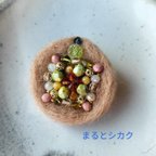 作品ブローチ 【香水瓶のサークル】フエルト　ビーズ 刺繍