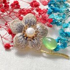 作品うす琥珀色*お花*刺繍ブローチ