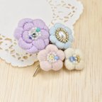 作品お花4つの刺繍のポニーフック