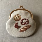 作品【 受注制作 】パンの刺繍がま口ポーチ