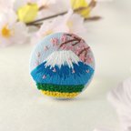 作品富士山と春の訪れ刺繍ブローチ　桜