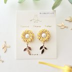 作品2mmのリボンで編む小さなお花yellow〔ピアス/イヤリング〕