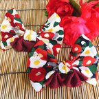 作品猫と椿柄　ヘアアクセサリー　バレッタ　和風　リボン　Cat and Camellia pattern hair accessory barrette Japanese style ribbon