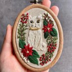作品ポインセチアと猫のクリスマス刺繍フレーム リネン生地 クリスマス 