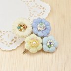 作品お花4つの刺繍のポニーフック