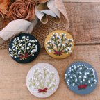 作品生地の色追加☆刺繍　かすみ草の花束　ブローチ