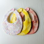 作品【3枚セット＊送料無料】お花のレース刺繍×花柄スタイ