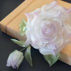 作品【1点のみ】薔薇の一本かんざし　ホワイトにパープル