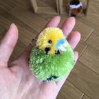 作品小鳥のぽんぽんセキセイインコ（緑）チャーム