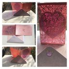 作品切り絵アート　ハート型薔薇模様のグリーティングカード④(ローズ)