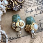 作品vintage button𓆸⋆*グリーンマーブル＆ゴールドリーフ❁⃘ピアス＊イヤリング