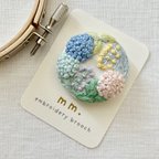 作品お花の刺繍ブローチ 