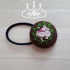 作品手刺繍のくるみぼたん　ローズ