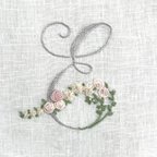 作品お花とアルファベットの刺繍キット　E グレー系