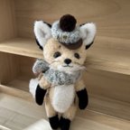 作品ハンドメイド　まだまだ寒いよ🥶冬支度のキツネ君🦊テディベア風ぬいぐるみ　ニットキャスケット&マフラー付き