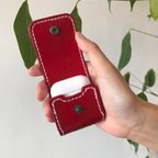 作品レザーで作るAirPods (エアポッド)ケース手染めの赤