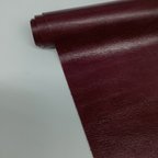 作品牛革　艶ありワインレッド　80㎝×40㎝（32デシ）本革　レザークラフト　革　レザー　leathercraft　ハンドメイド　手作り　素材　生地　