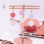 作品【和風ピアス・イヤリング】玉響/天然石×和菓子風ビーズのアクセサリー：赤×ローズクォーツ