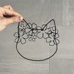 作品桜の花冠と猫　ワイヤーアート　虫ピン無料