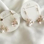 作品（イヤリング）【LUCE】-bouquet-ホワイトコットンパール揺れる上品な花束イヤリング　　コットンパール　ディップフラワー　花束　ブライダル　繊細　揺れる　