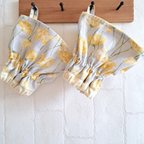 作品アームカバー　キッチンアームカバー　袖口カバー　柔らか素材　北欧　花柄　ライトグレー　×　イエロー