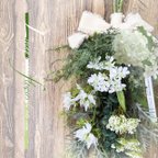 作品(アーティフィシャルフラワー)白い紫陽花と小花のグリーンスワッグ