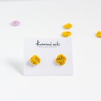 作品菜の花の耳飾り　simple yellow  ピアス/イヤリング