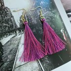 作品タッセルピアス - fuchsia -