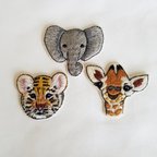 作品【野生動物】手刺繍ブローチ