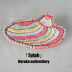 作品風の妖精　[Sylph]　刺繍とビーズのブローチ