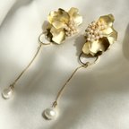 作品（ピアス）【FRIL 】2way 華やか花びらパールピアス　　ゴールド　花びら　パール　ロングピアス　ブライダル