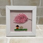 作品【送料無料】刺繍　フレーム　インテリア　トイプードル　女の子　お花見　桜