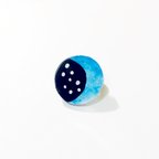 作品moon brooch / blue, Dot