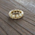 作品レジンリング『真珠の指飾り』