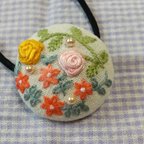 作品送料無料大きめ刺繍ヘアゴム