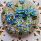 作品花の刺繍くるみボタンのヘアゴム07