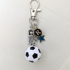 作品サッカー⚽イニシャル　⭐付きキーホルダー