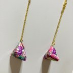 作品和柄折り紙レジン　三角錐　紫　チェーンピアス