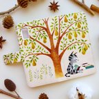 作品【iPhone・Android全機種対応】“洋梨の木の下で読書する猫” 手帳型スマホケース
