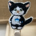 作品黒白子猫ちゃん1 刺繍ブローチ