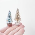 作品『ゴールド』ミニチュアクリスマスツリー　アンティークな小さな小さな手のりのXmastree