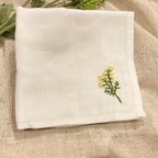 作品ミモザの刺繍ハンカチ