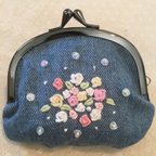 作品薔薇の刺繍のがま口小銭入れ