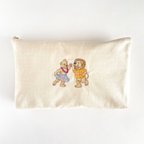 作品オムツやお着替えがたくさん入る！名入れ　お名前刺繍　ファスナーポーチ