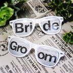 作品Bride&Groom WHITE　ウェディングサングラス 2個セット モノトーン 白黒  シンプル フォトプロップス フォトアイテム  前撮り